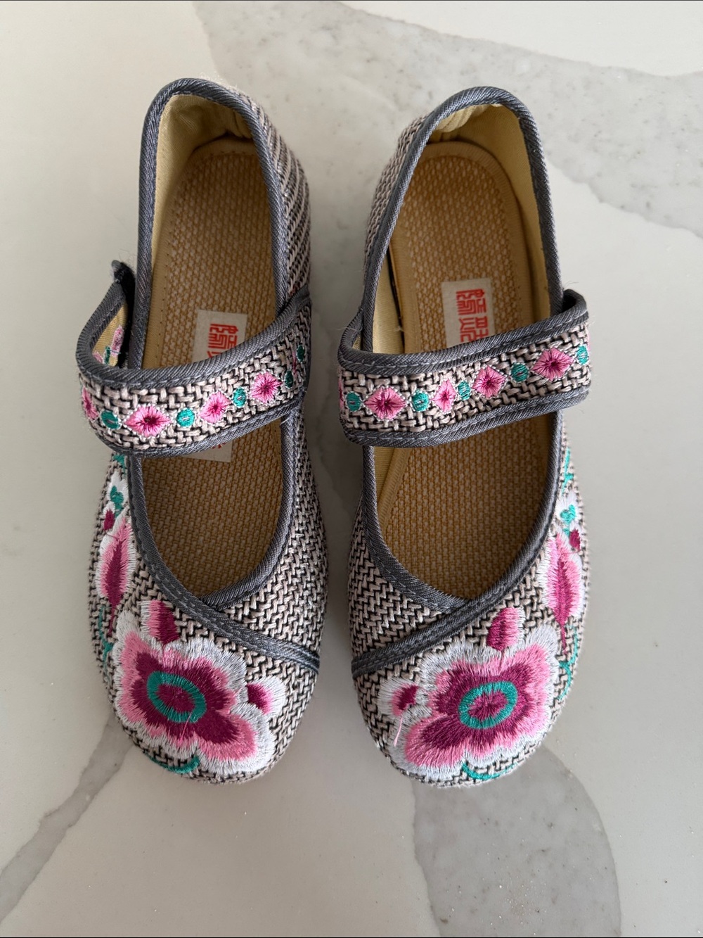 Women’s Mary Jane Shoes Floral Embroidered in Pink and Teal. Wmn’s 7.5-8. Cute - Picture 2 of 11
